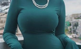 Alina Becker最新水手服照片：一秒让人想起青涩校园时光！